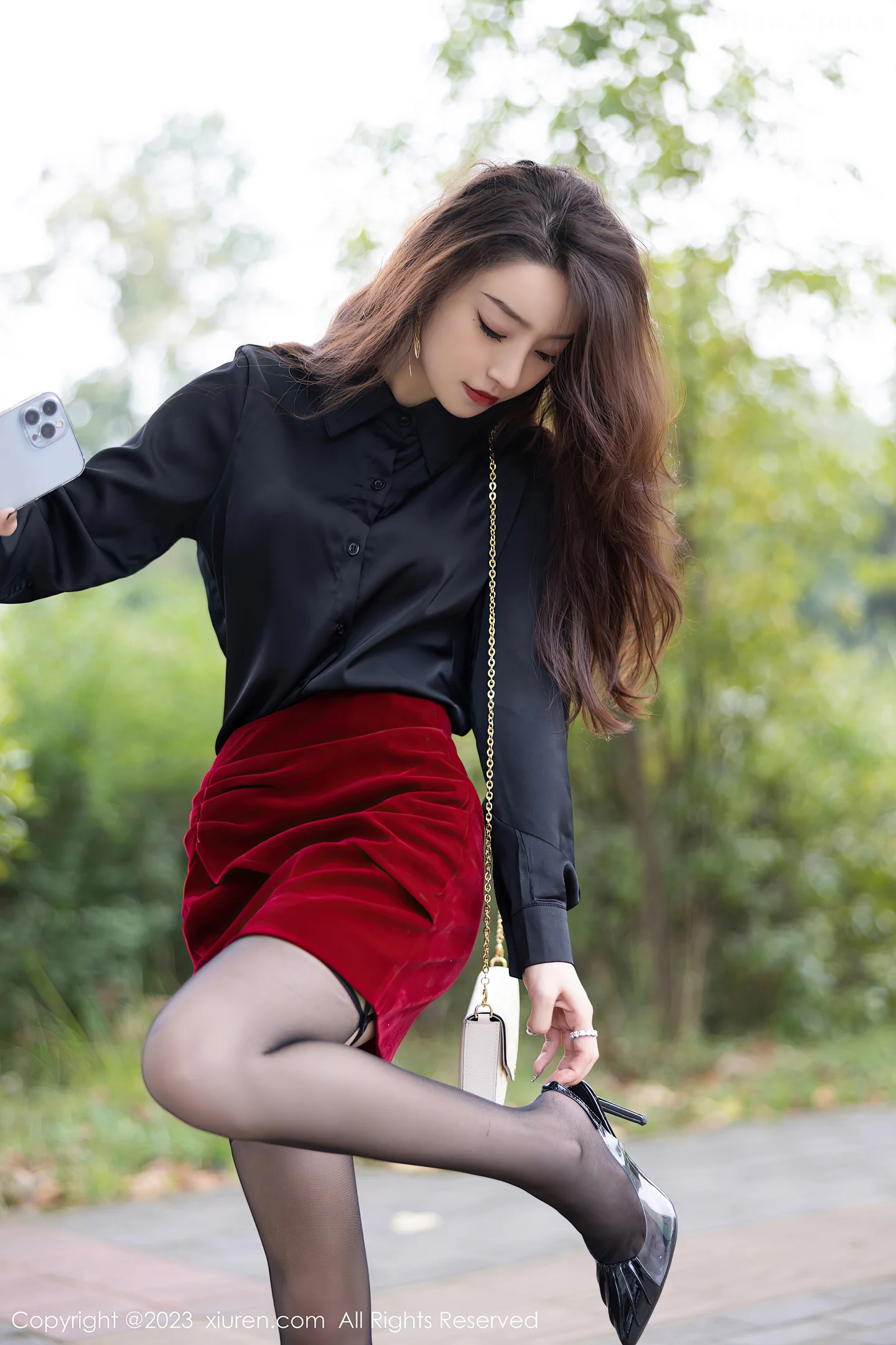 图片[3]-[XiuRen秀人网]VOL.7867 模特苏曼兮黑色上衣露性感黑色内衣配黑丝吊袜秀翘臀诱惑写真83P-秀人网官方网站